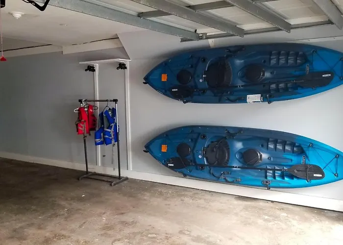 Pool Access & Kayaks: Indian Shores Townhome