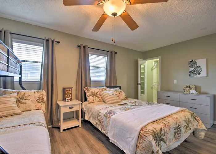 Pool Access & Kayaks: Indian Shores Townhome * Clearwater Beach