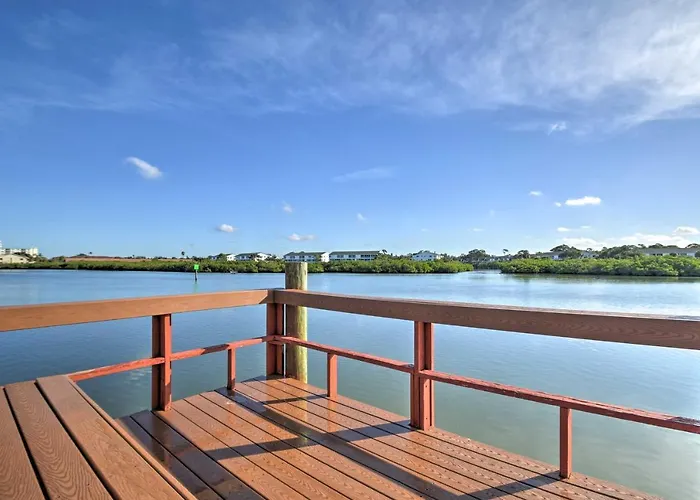 Pool Access & Kayaks: Indian Shores Townhome *