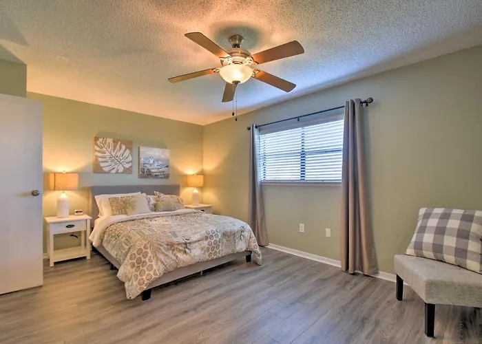 Ferienhaus Pool Access & Kayaks: Indian Shores Townhome *