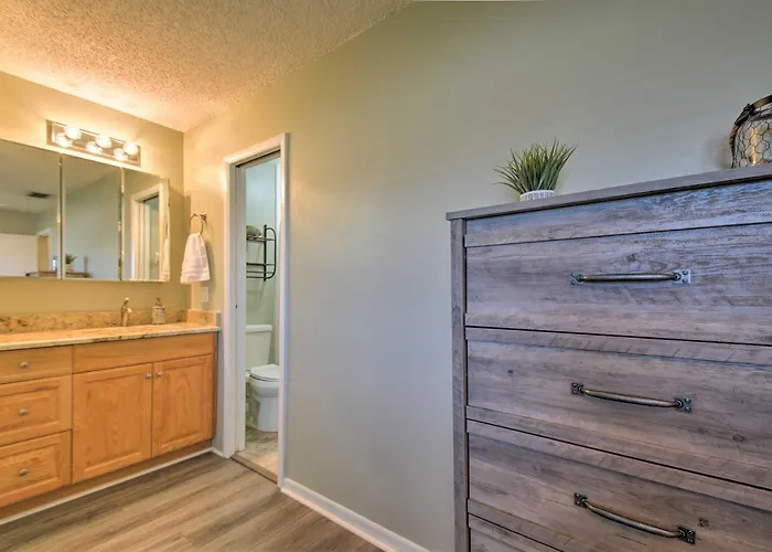 Pool Access & Kayaks: Indian Shores Townhome Ferienhaus Clearwater Beach